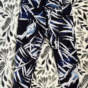 Fabletics Define PowerHold® Capri Leggings | La Palma Print